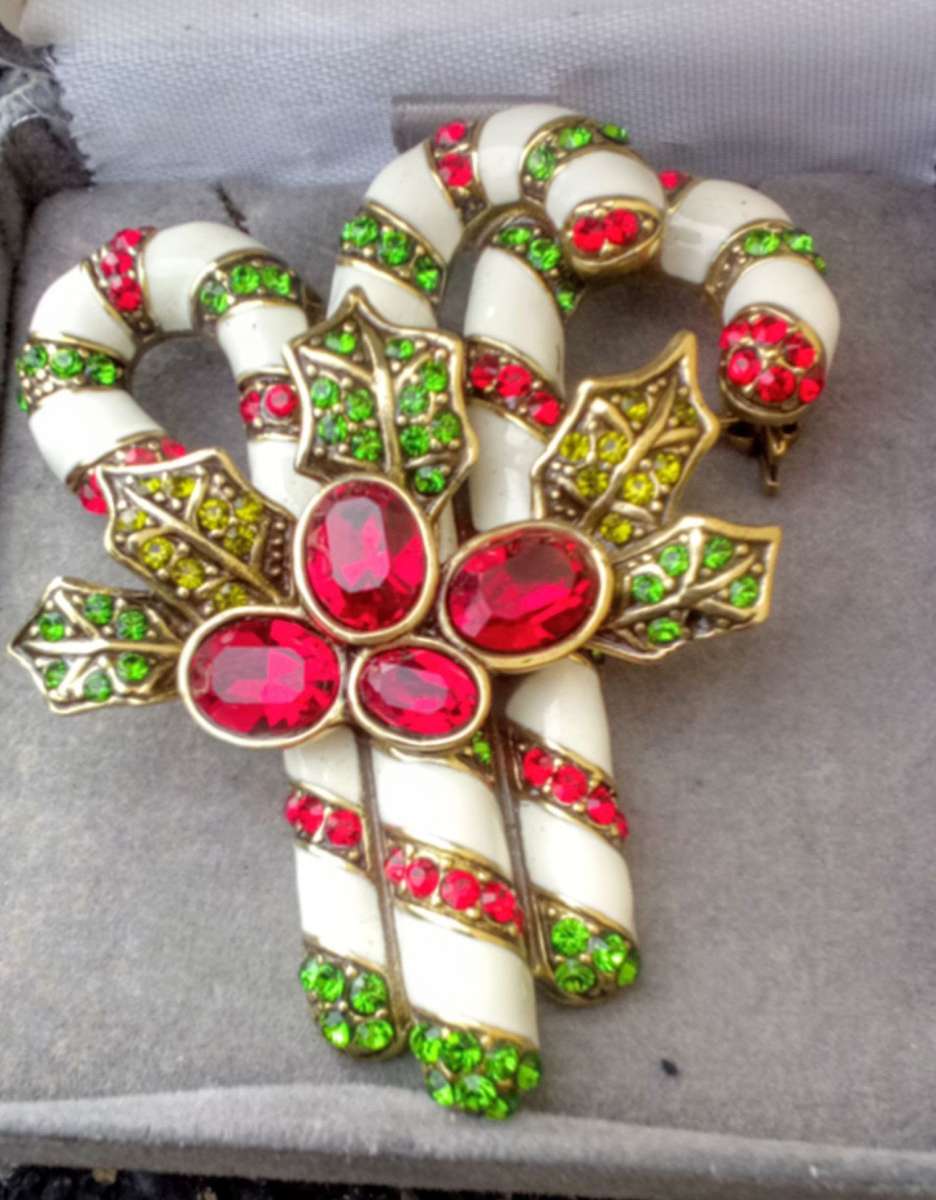 HEIDI DAUS peppermint pretty broche