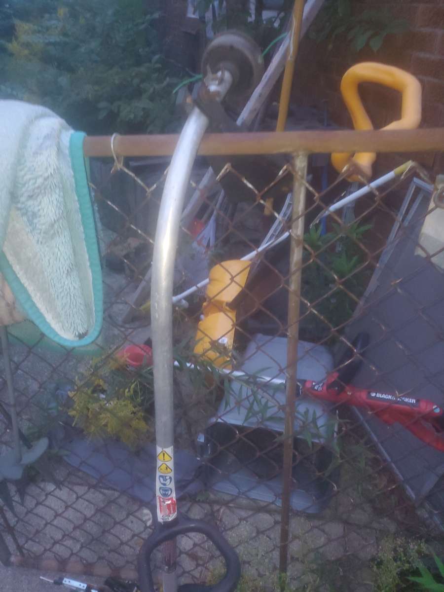 Gas Powered Weed Wacker