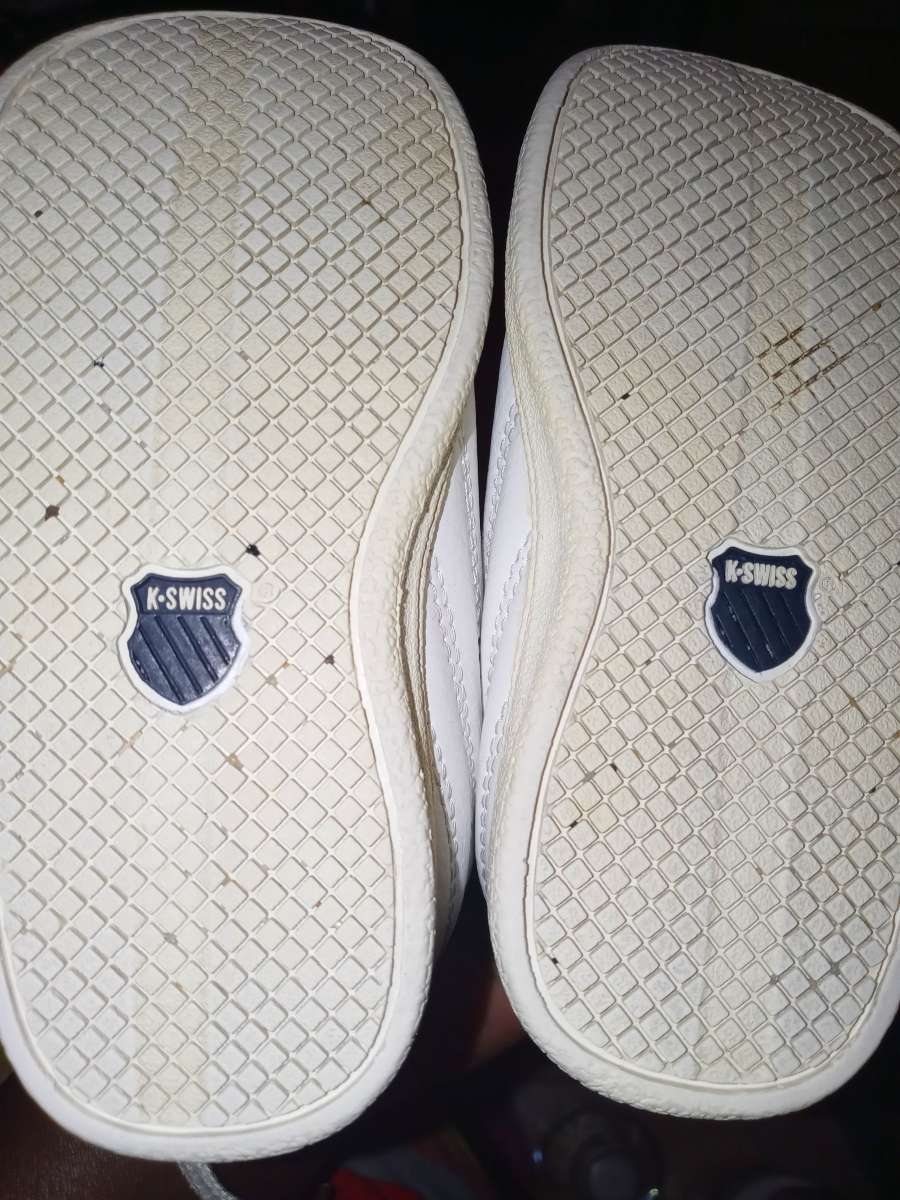 toddler size 6 KSwiss tennis shoes