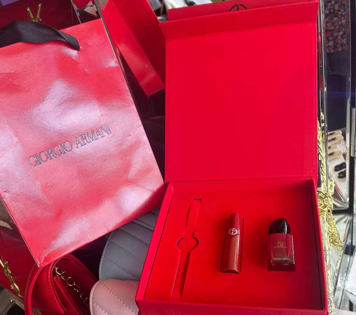 sale  giorgio armani lipgloss 405 and Si perfume gift set wi