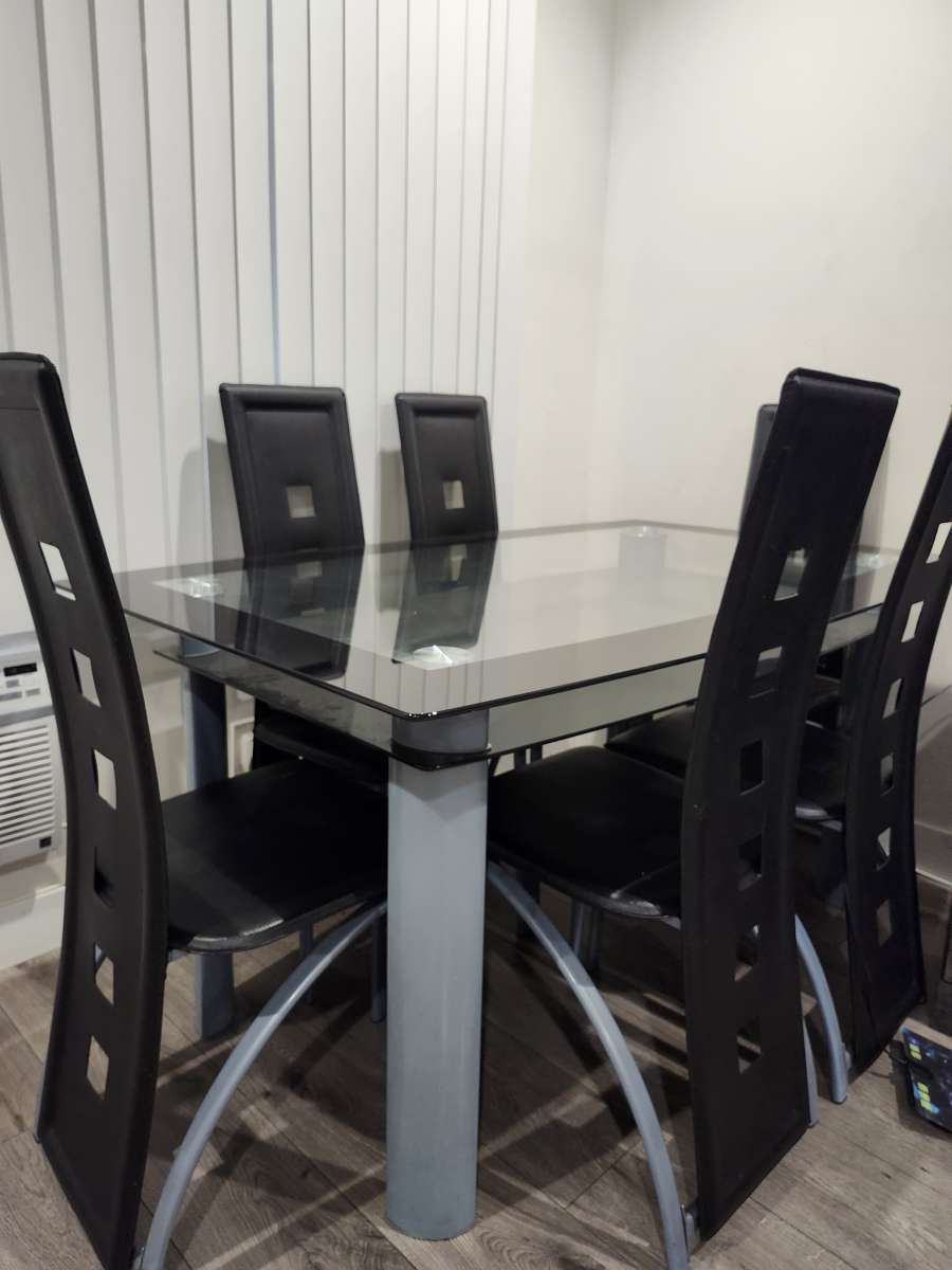 blacksilver glass dinner table