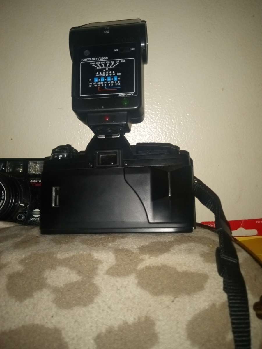 Minolta x370s camera with falsh