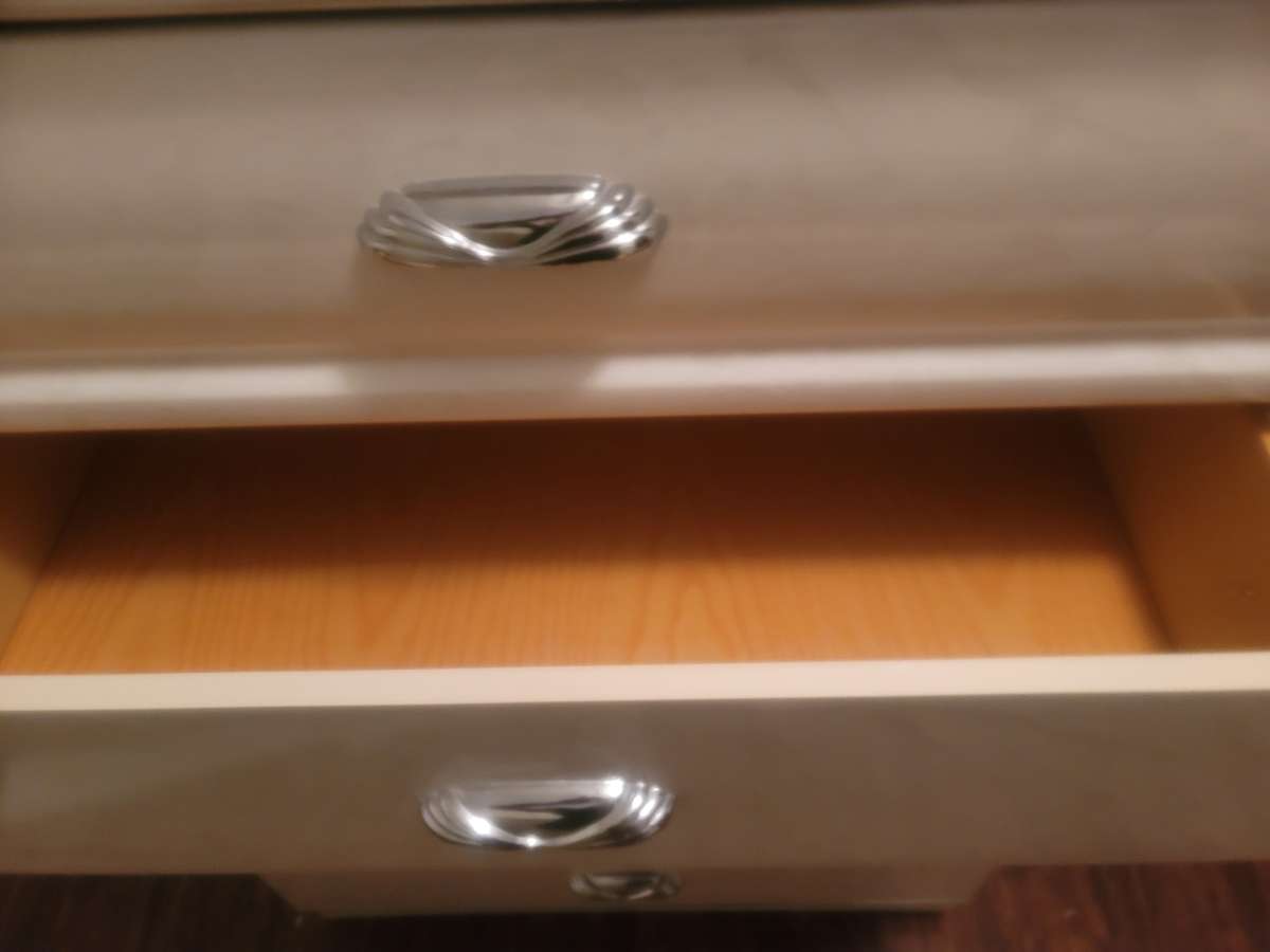 MOVING NEED GONE ASAP