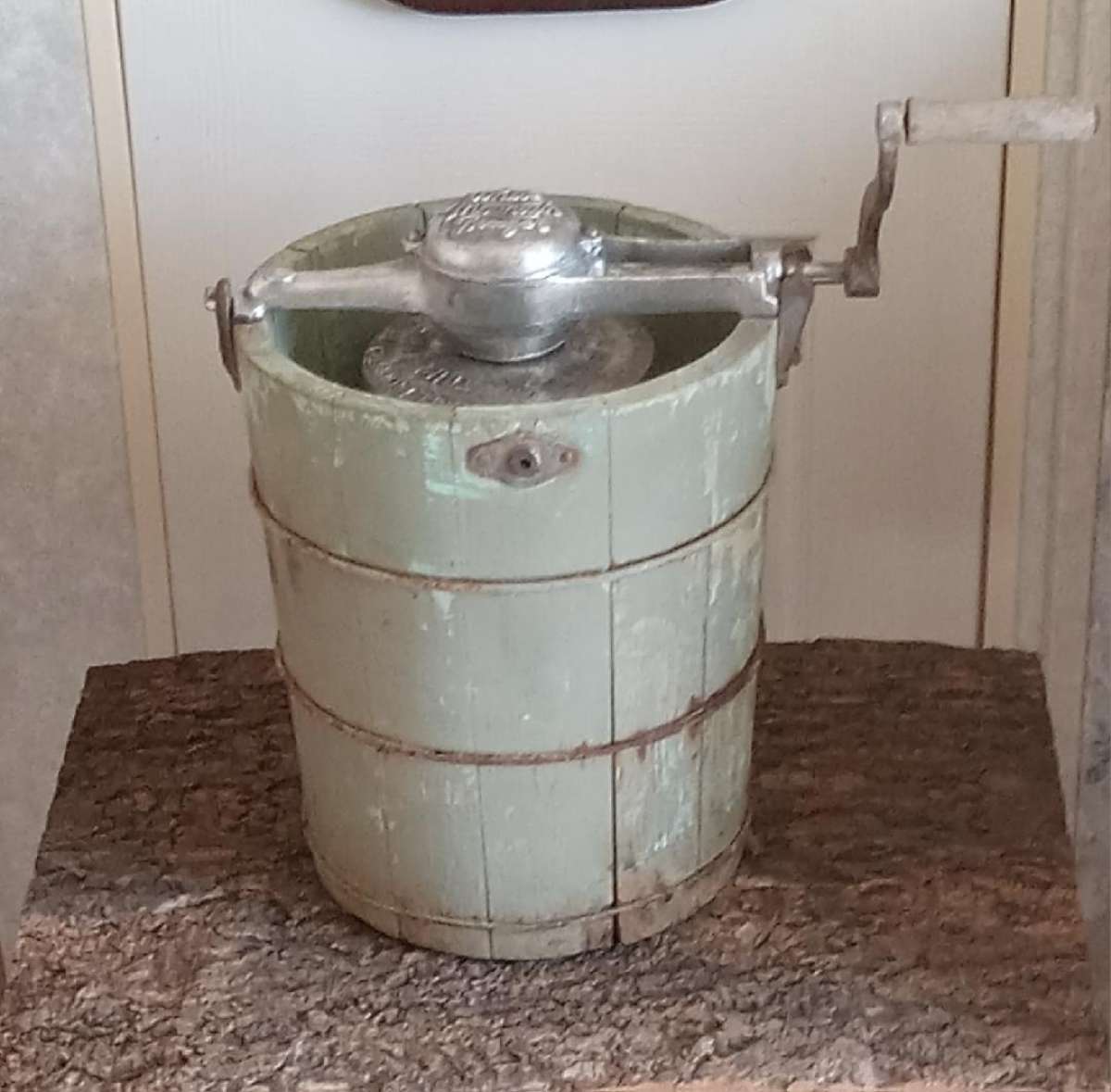 1923 white mountain freezer Ice cream churn