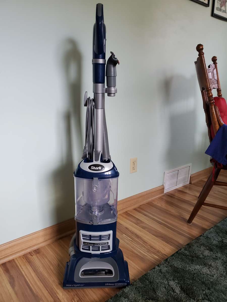 New Shark Navigator Deluxe Vacuum