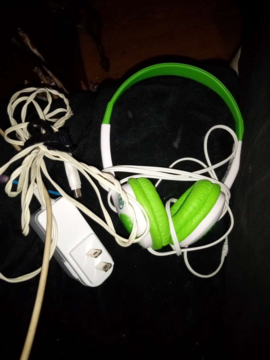 leapfrog backpack with console and games