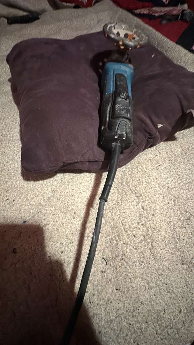 Makita grinder with cord and concrete pid