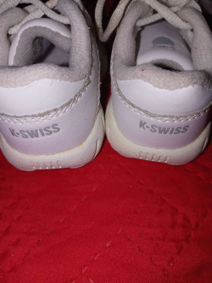 case with shoes for baby infant size 2