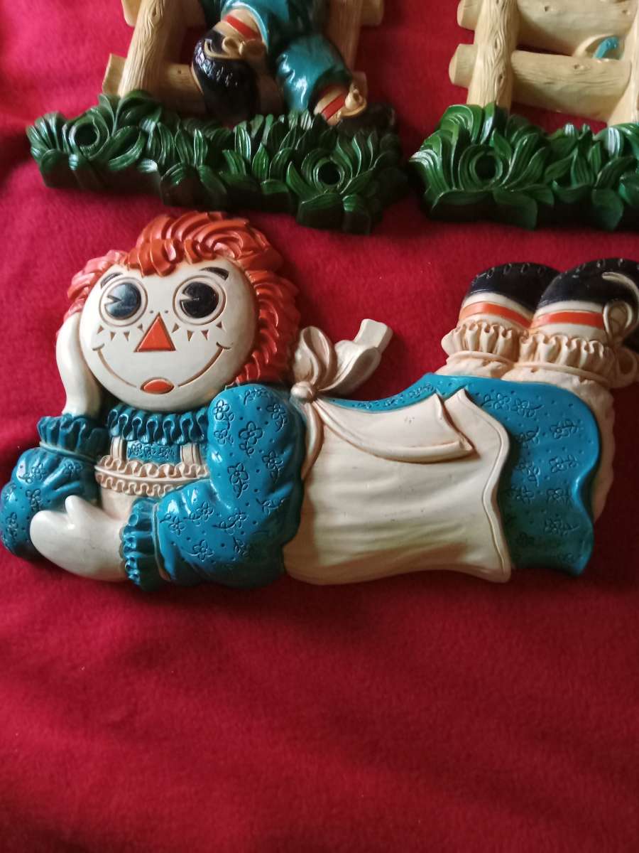 four 1977 raggedy Ann and raggedy Andy Bobby and merrill