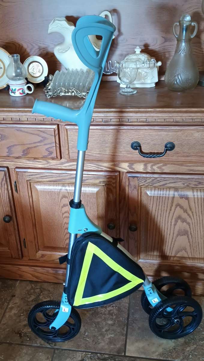 Forearm Rolling Crutch