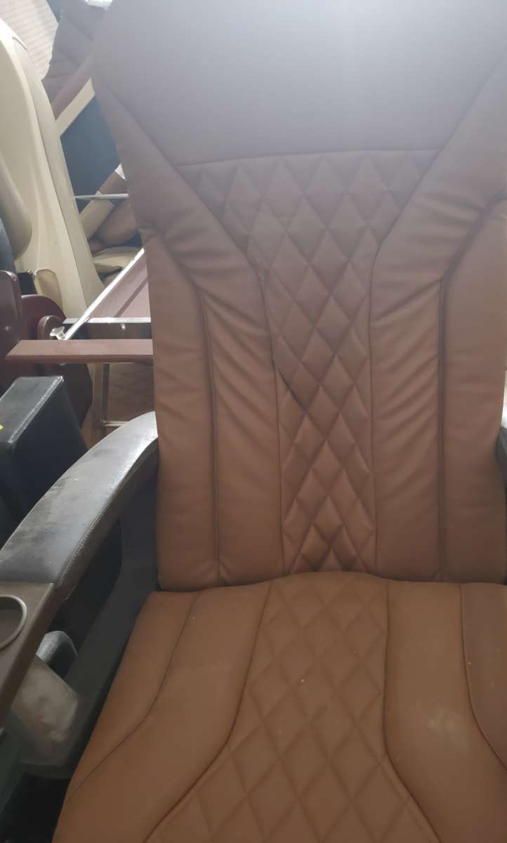 human Touch messaging chair with attached whirl pool