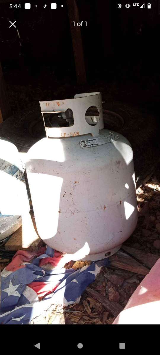 15 lb propane bottle full