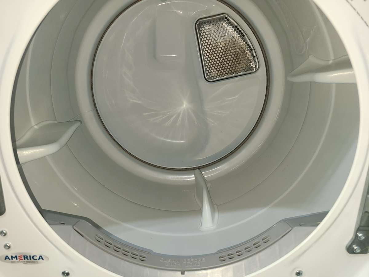 White Front Load Whirlpool Washer and Dryer Set