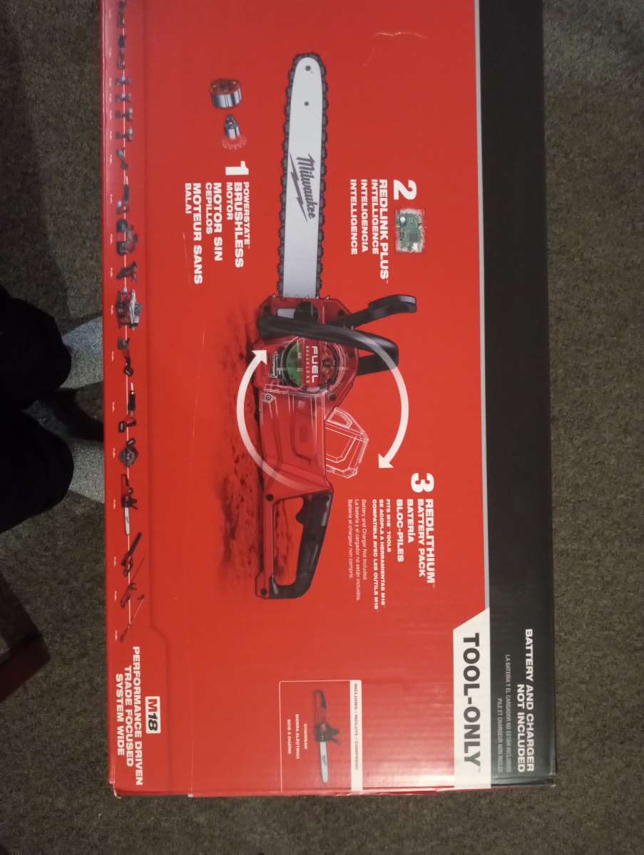 BRAND NEW MILWAUKEE 16IN CHAINSAW