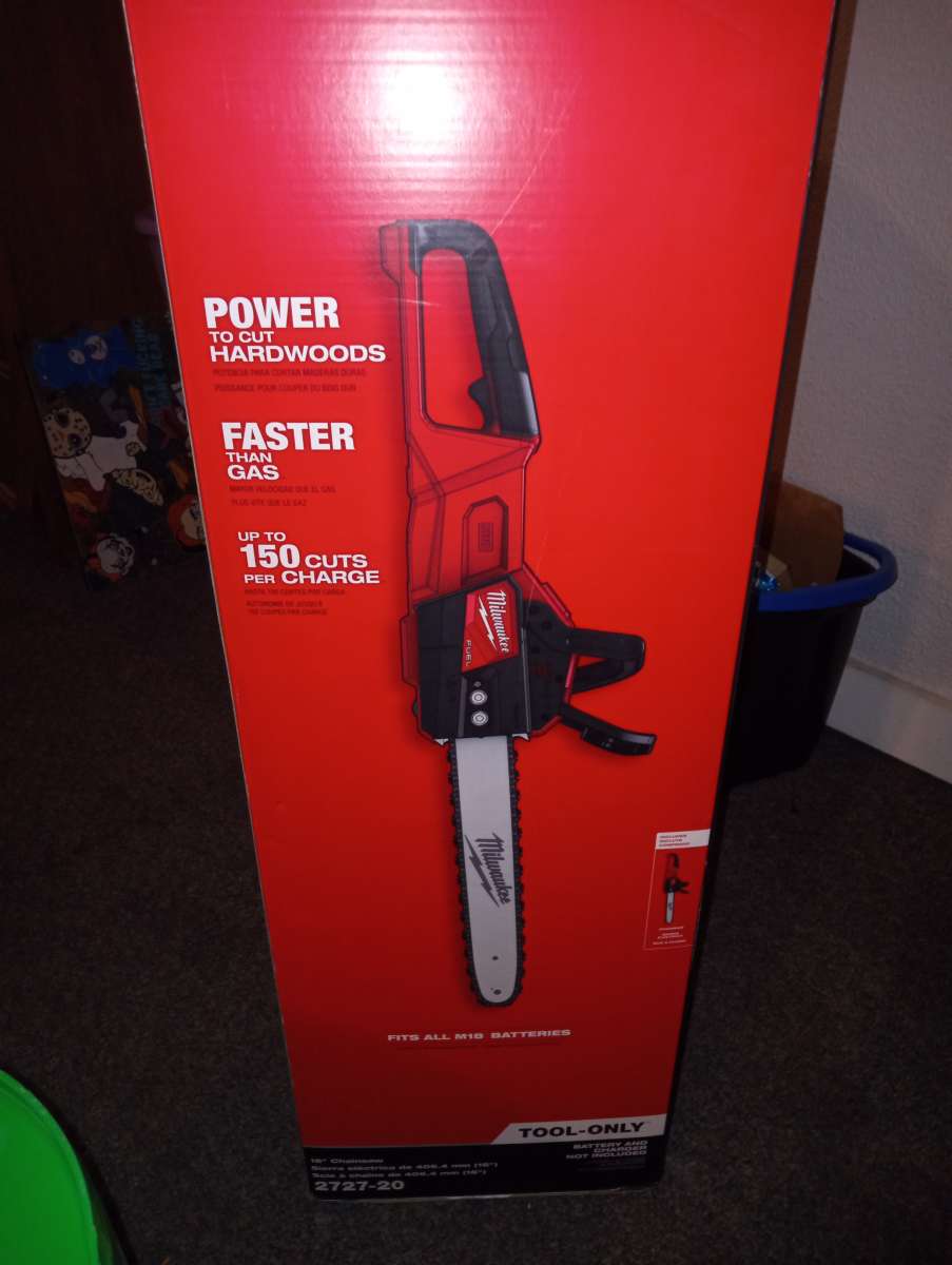 BRAND NEW MILWAUKEE 16IN CHAINSAW