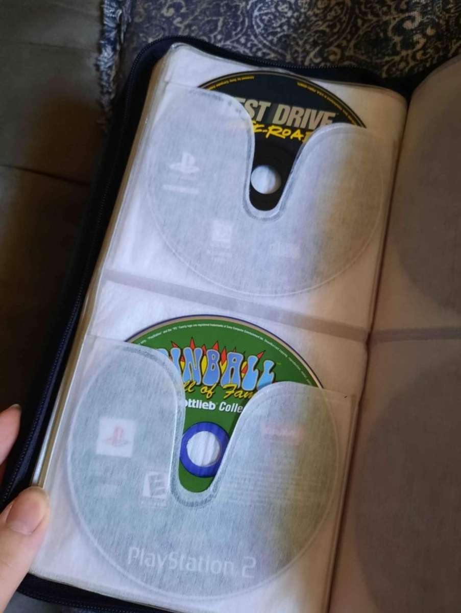 Lot of 31 PS1 Games and 1 PS2 Game  Pickup SOUTHMONT NC