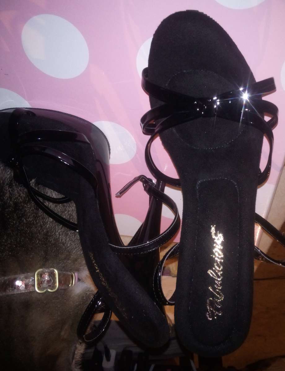 Pleaser SULTRY 638 Wrap Around Knotted Strap Sandal