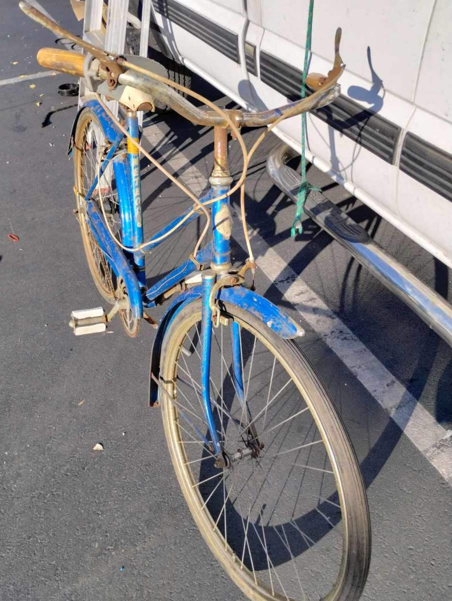 1970s old girls bike