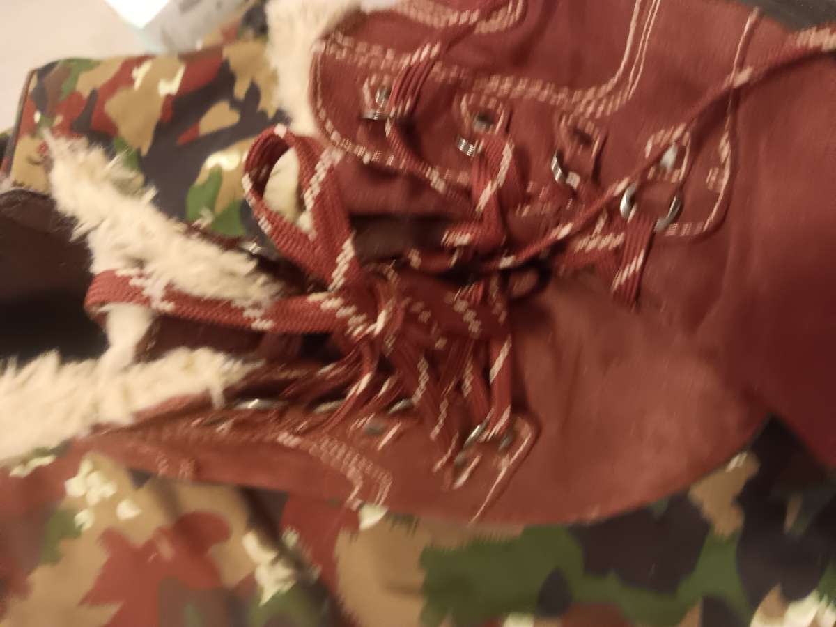 womans boots cranberry