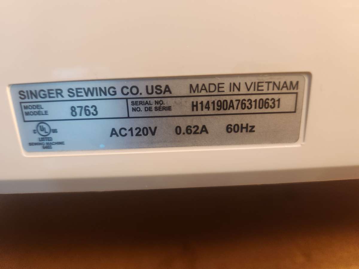 Singer Curly 8763 Zig Zag Sewing Machine