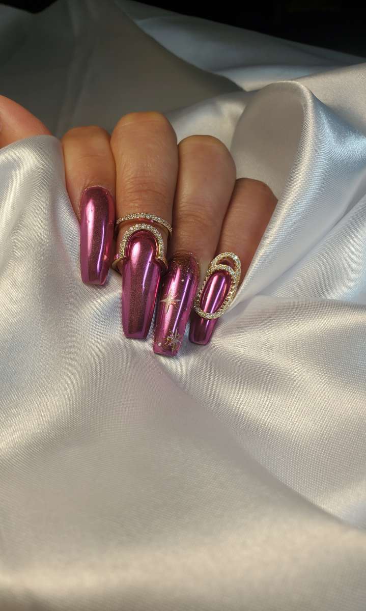 nails