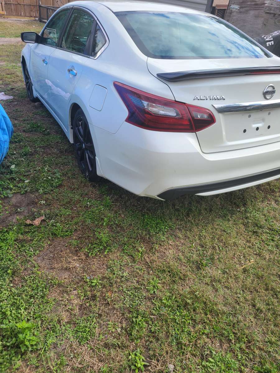 2017 nissan altima sr