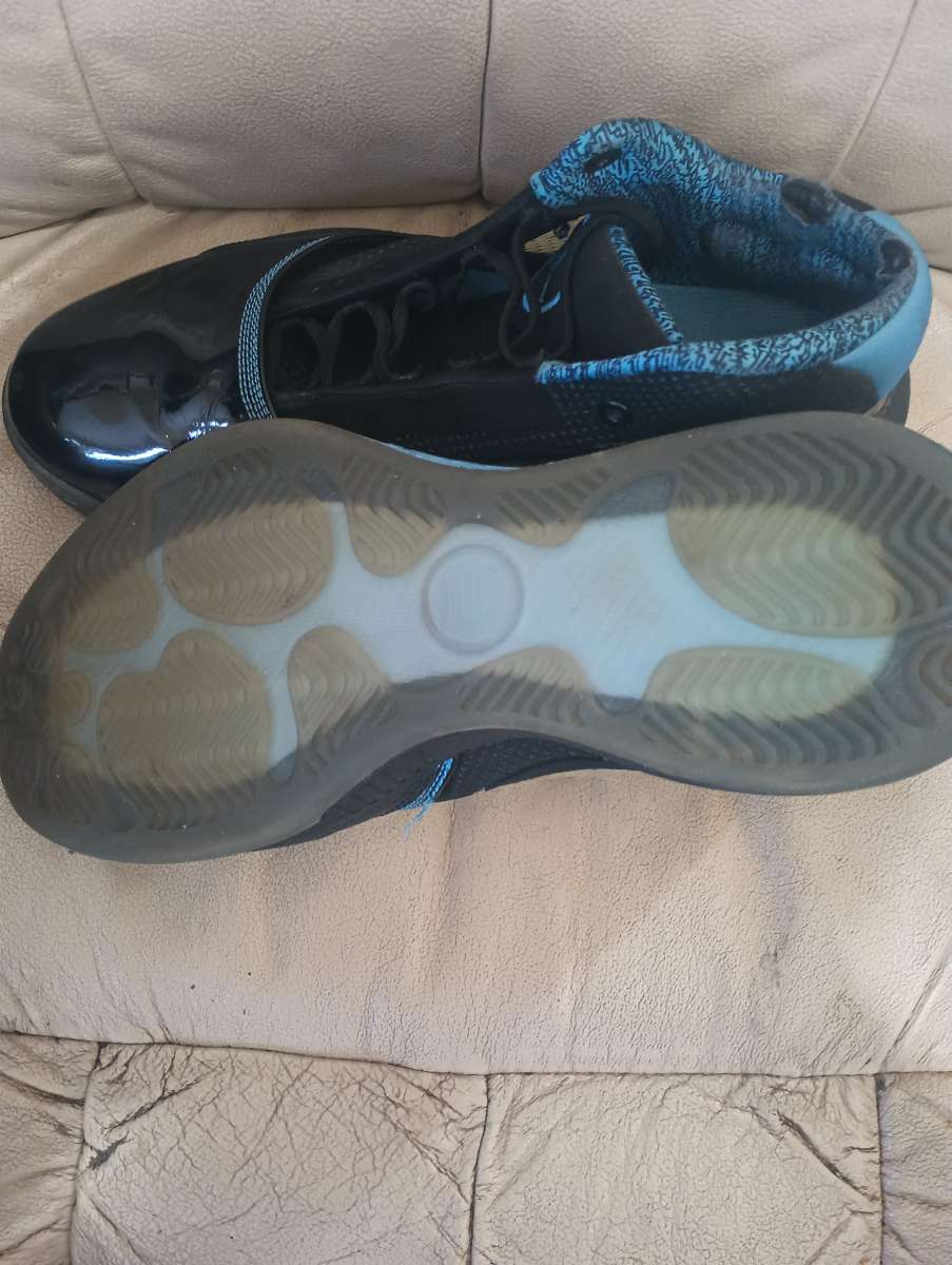 Jordan high top tennis shoes