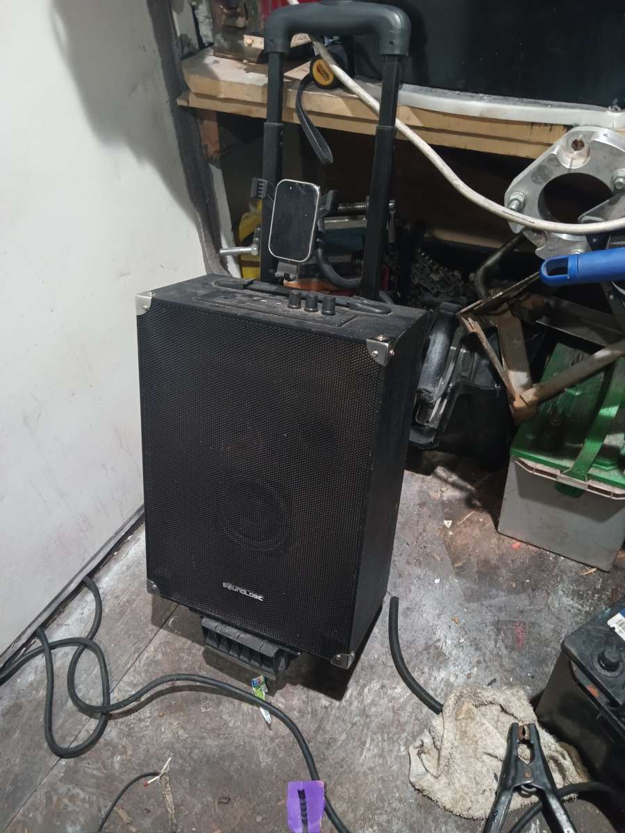 sound logic tail gate blue tooth speaker