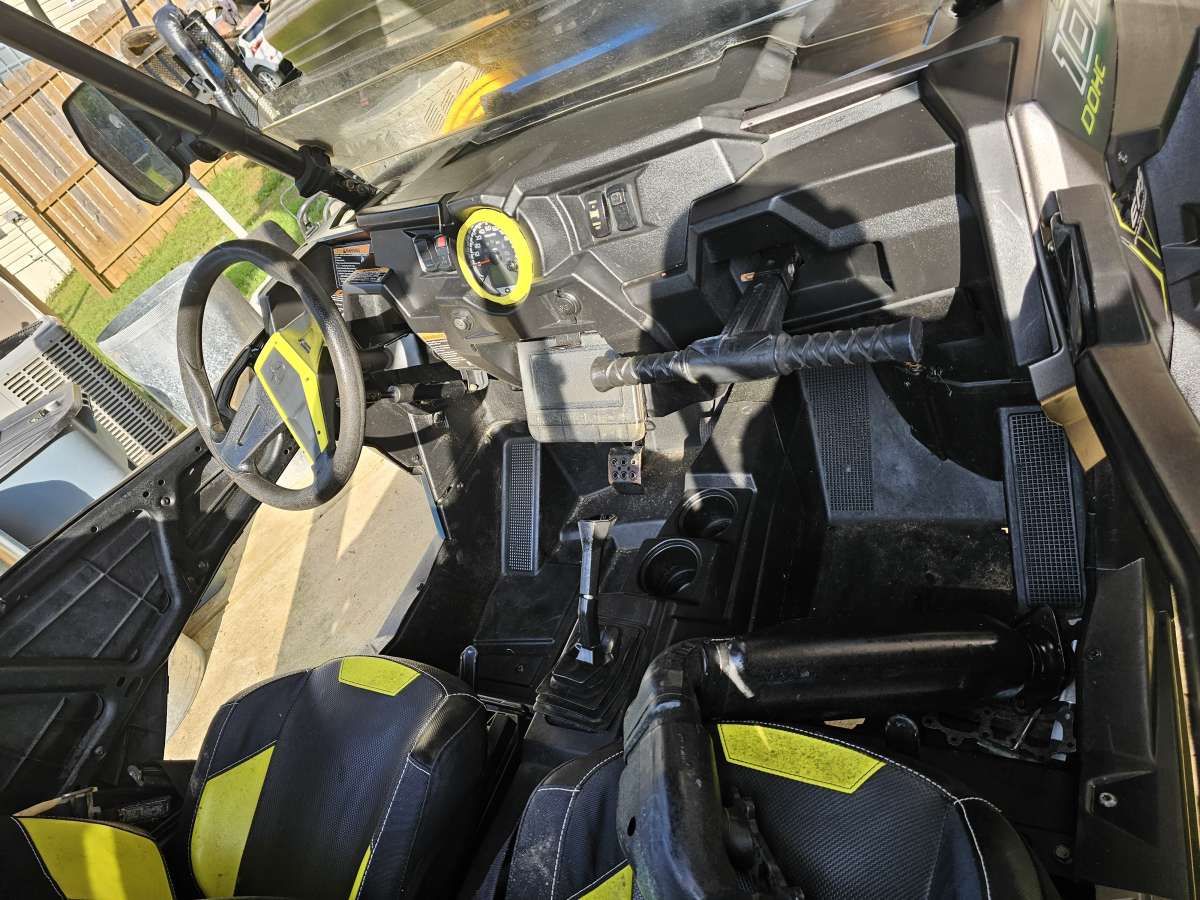 2017 Polaris rzr1000 xp eps low miles