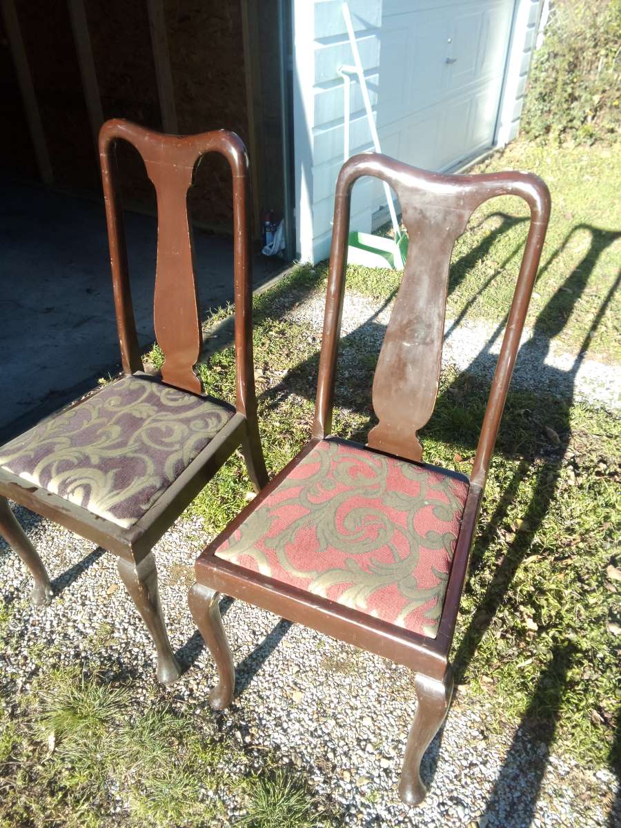 Antique sliding leaf dining table and 4 chairs
