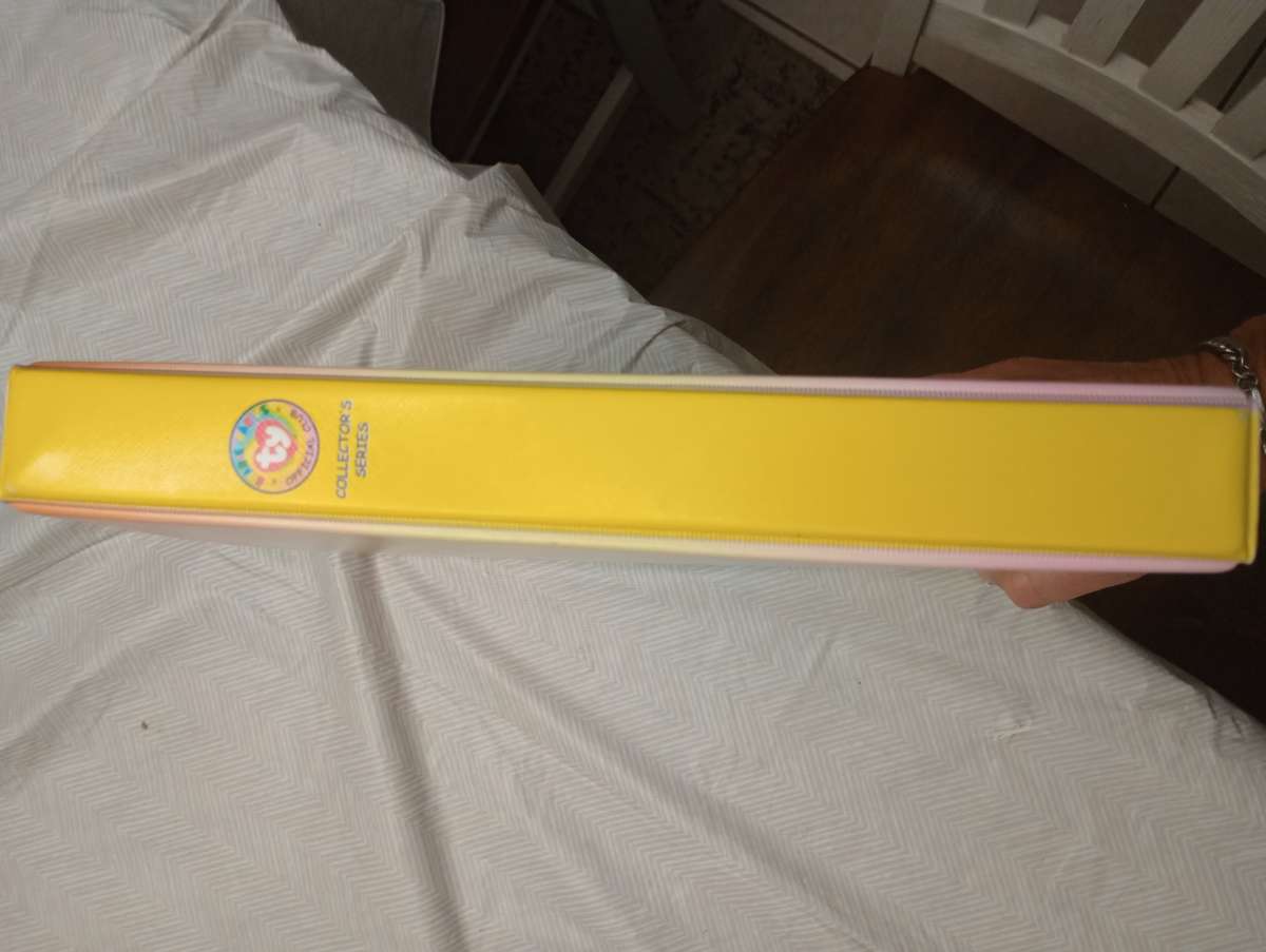 BEANIE BABIES COLLECTION CARDS IN BINDER