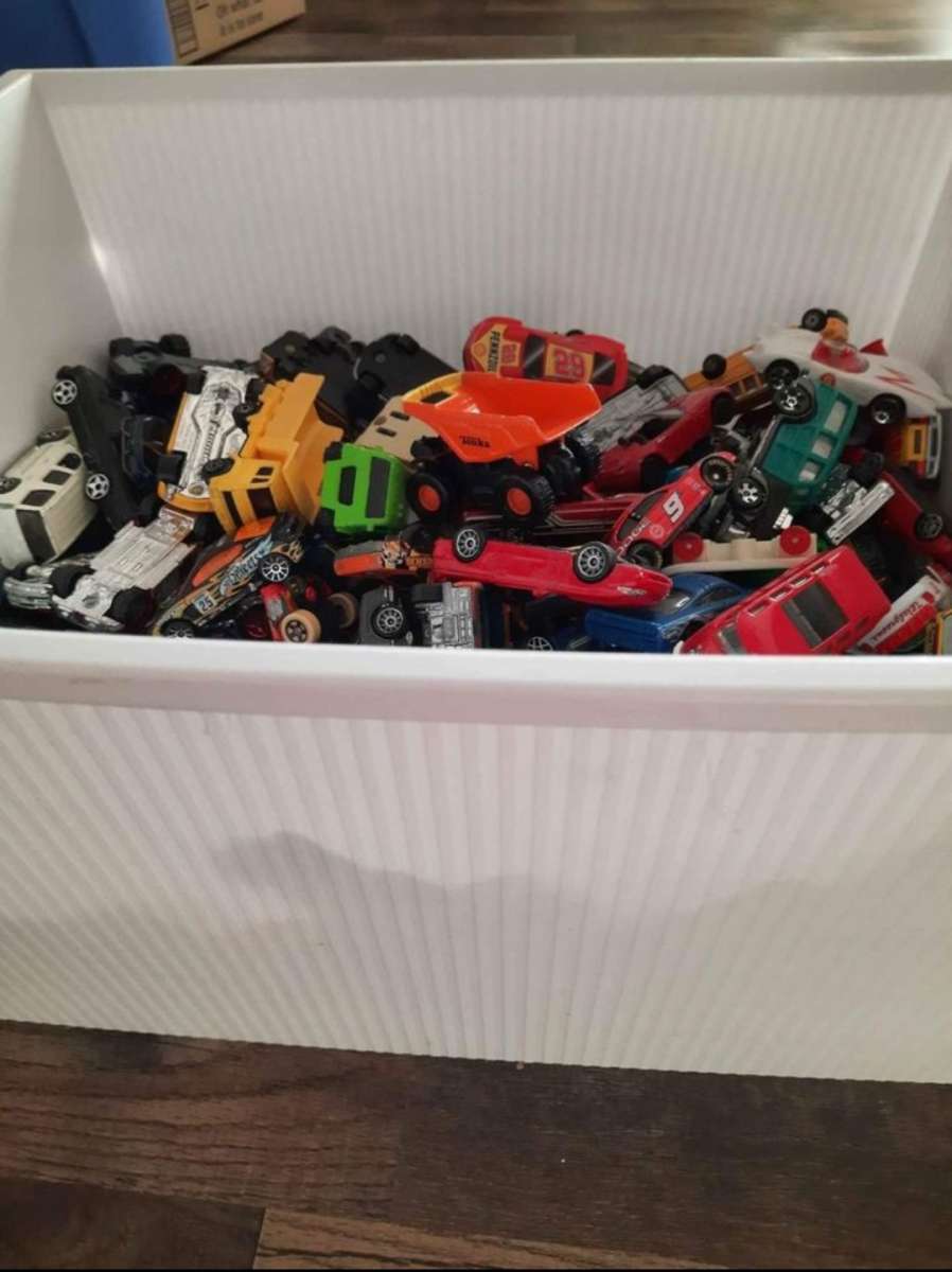 LOT Of OVER 180 HotwheelsMatchbox Cars