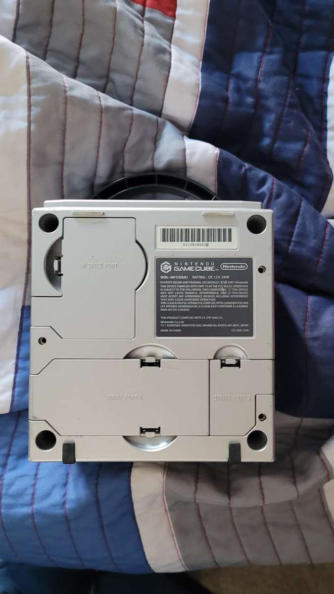 Nintendo GameCube silver console