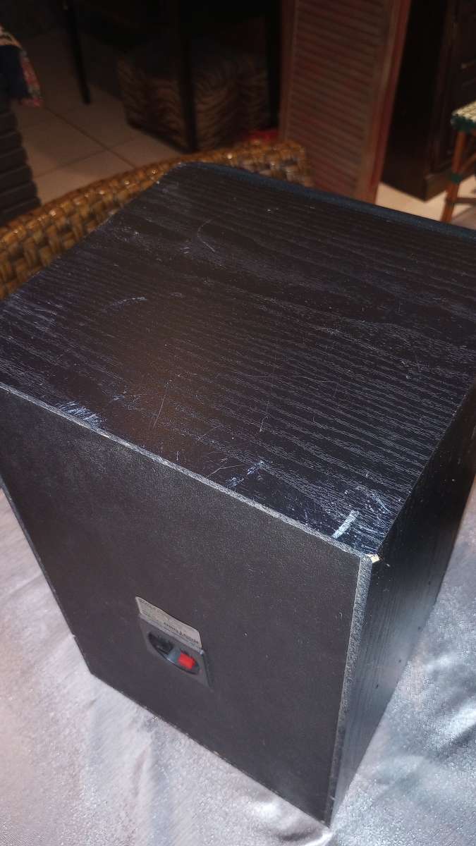 Vintage 1996 Sony SSU4030 speaker set Both of these speakers