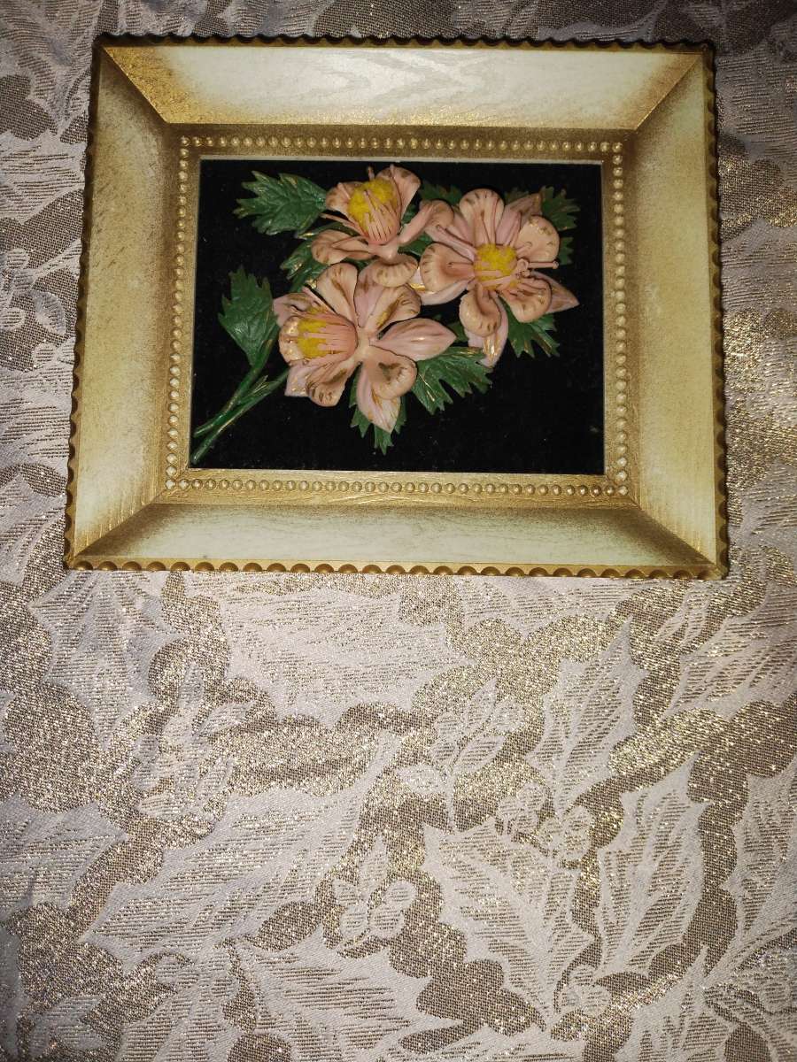 2 vintage pictures one pink and one light blue Flowers