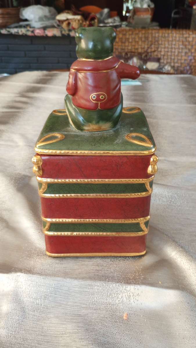 Ceramic Decorative Canister With Frog On top
