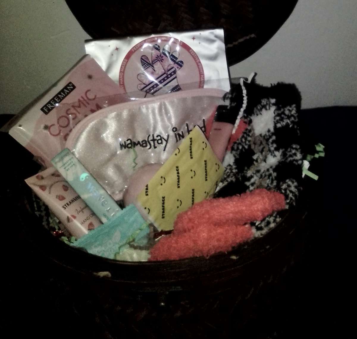 Handmade Gifts Baskets and Gift Boxes