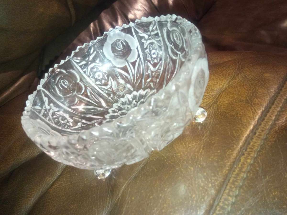 vintage Crystal Fruit Bowl with Rose design pattern with 3 l