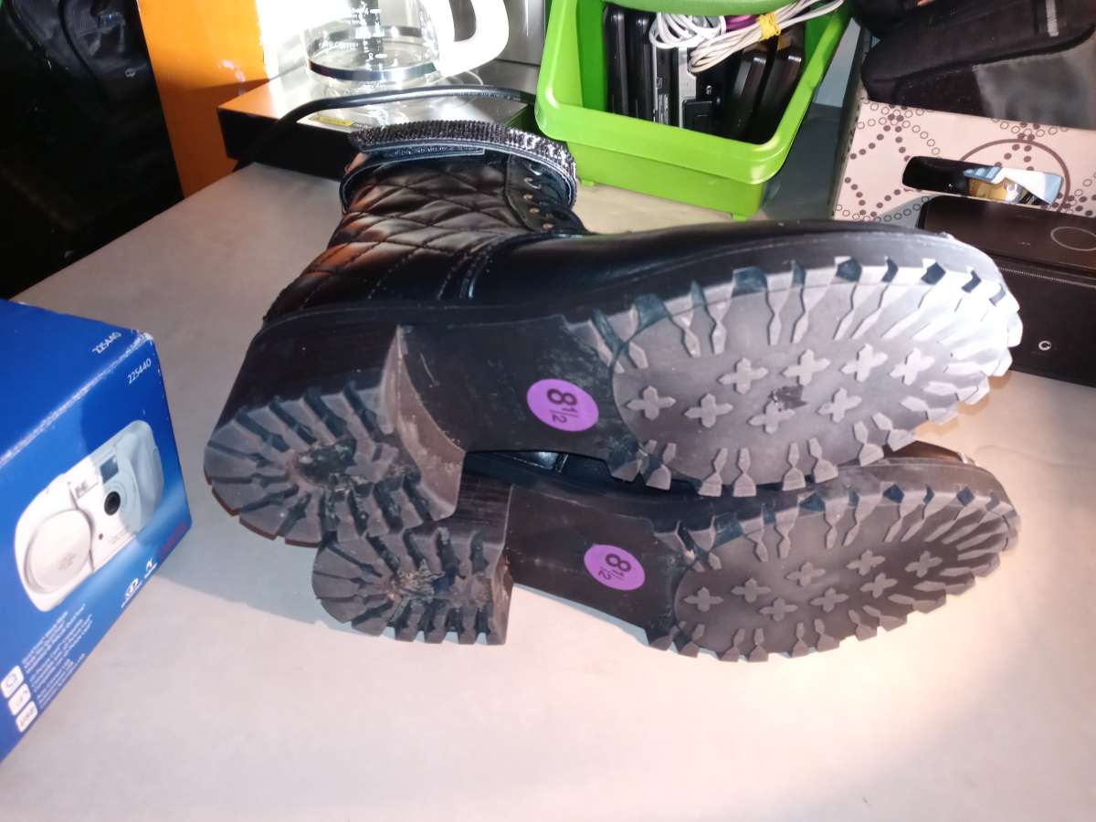 Juicy Couture Womens Opal Black Quilted Combat Boots 8half