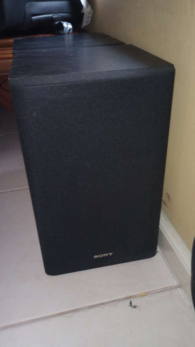 Vintage 1996 Sony SSU4030 speaker set Both of these speakers