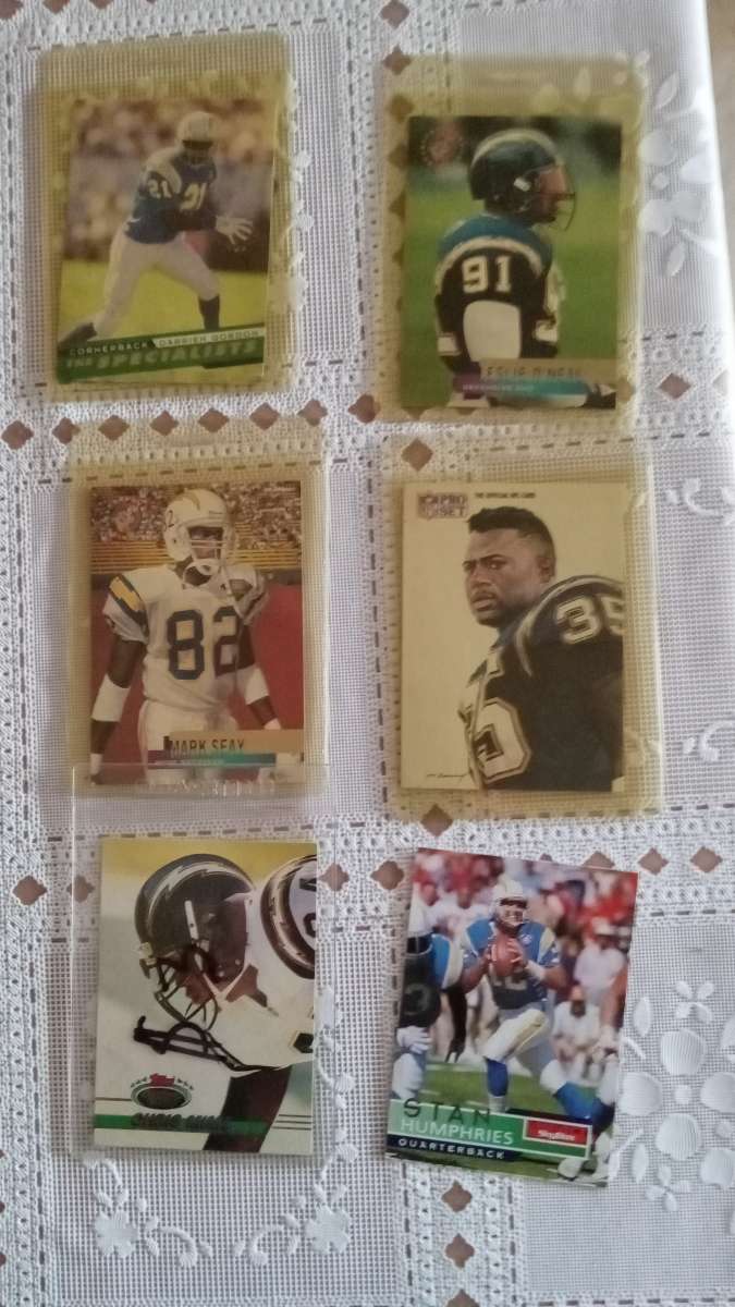 NFL FOOTBALL CARDS