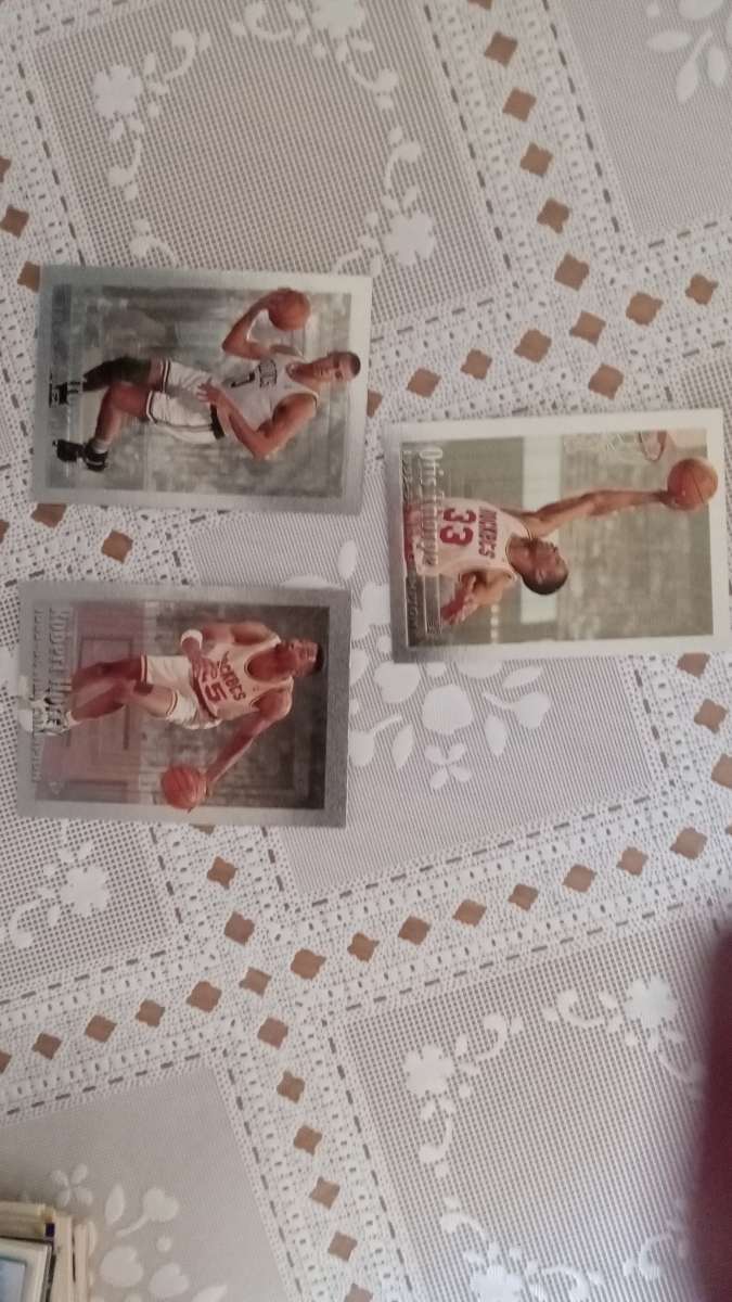 BASKETBALL CARDS