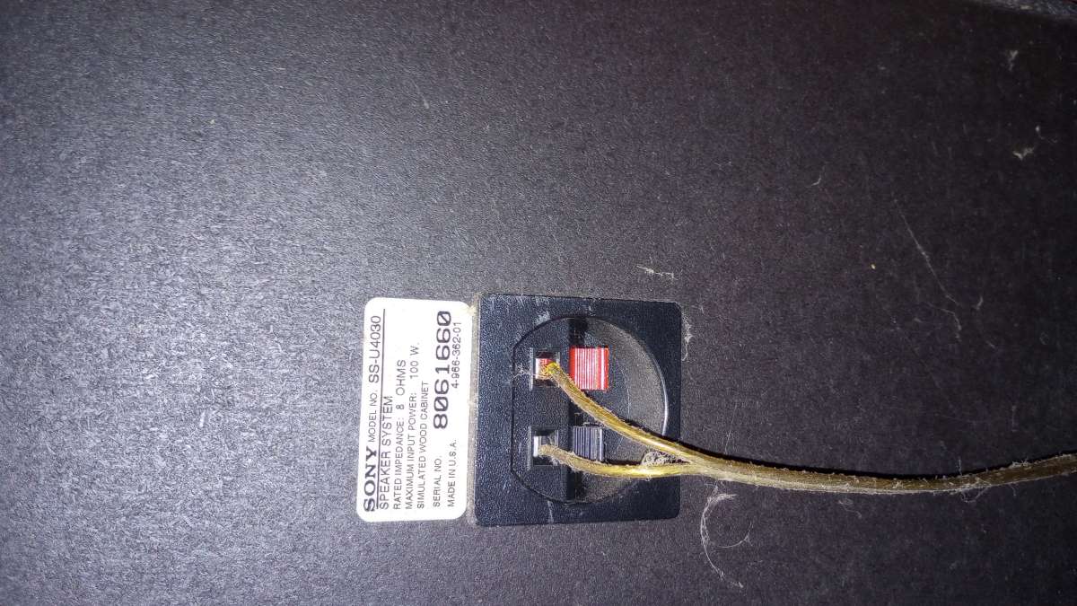 Vintage 1996 Sony SSU4030 speaker set Both of these speakers