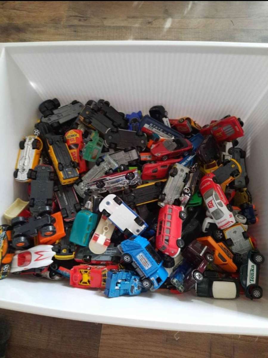 LOT Of OVER 180 HotwheelsMatchbox Cars