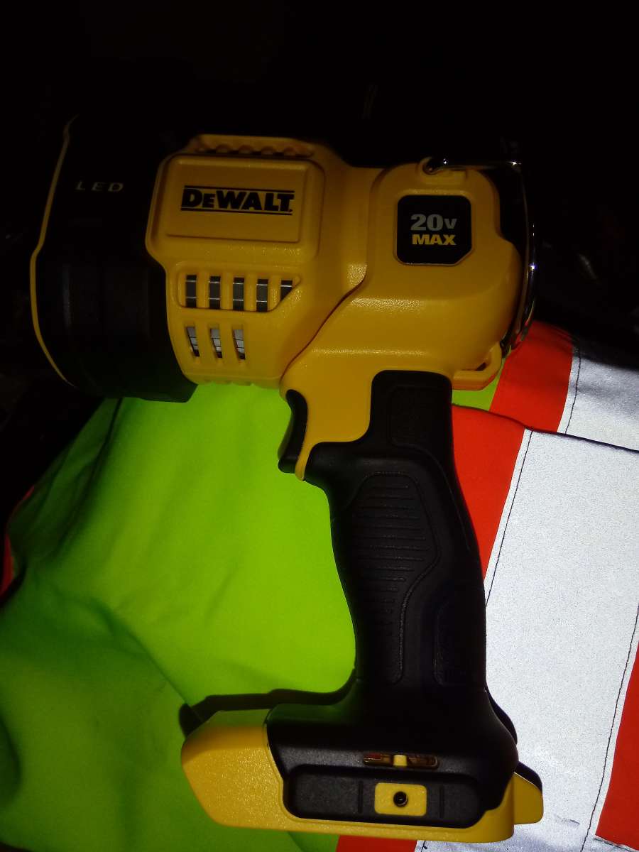 NEW DEWALT 20 V LED
