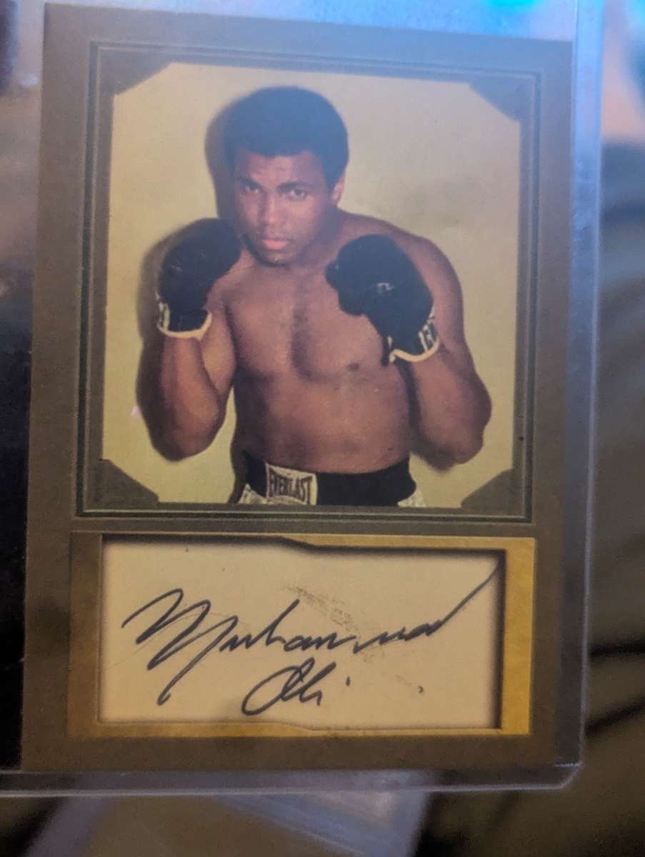 Mohammed Ali auto reprint card will make deals