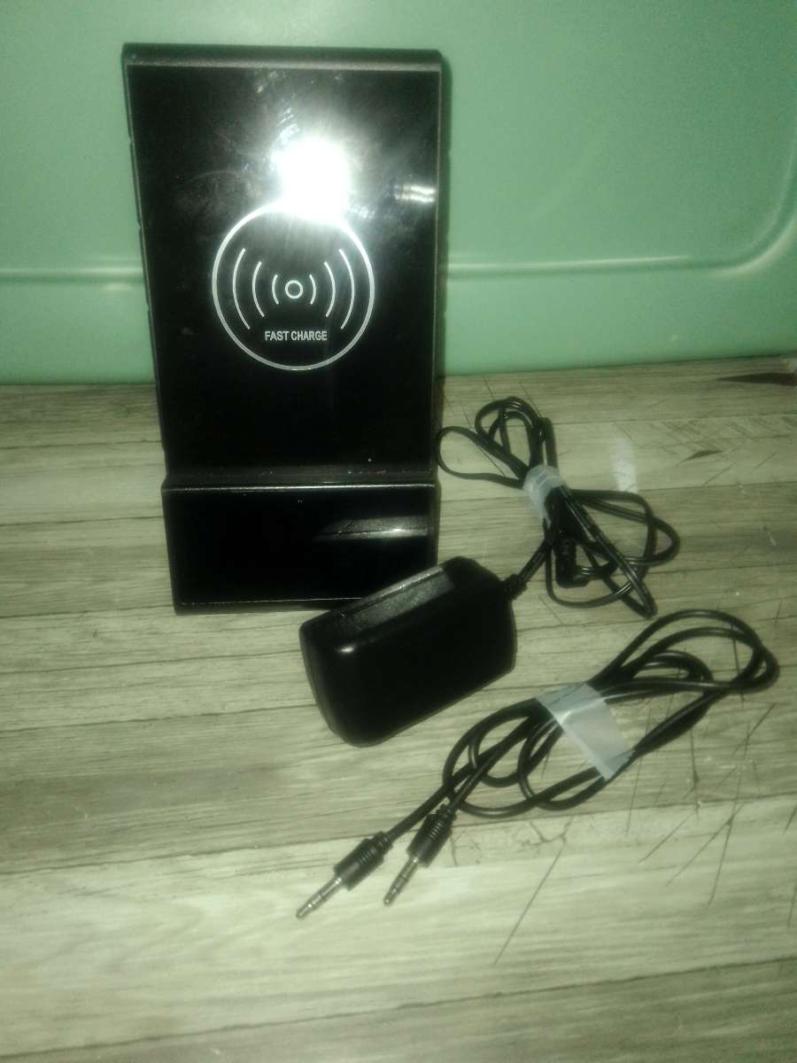 Bluetooth 50 Speaker Alarm Clock Mobile Phone Stand Wireless