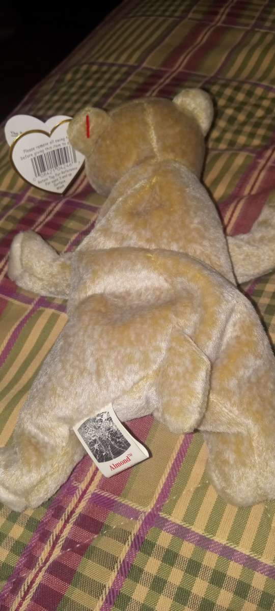1999 almond beanie babie limitied edition