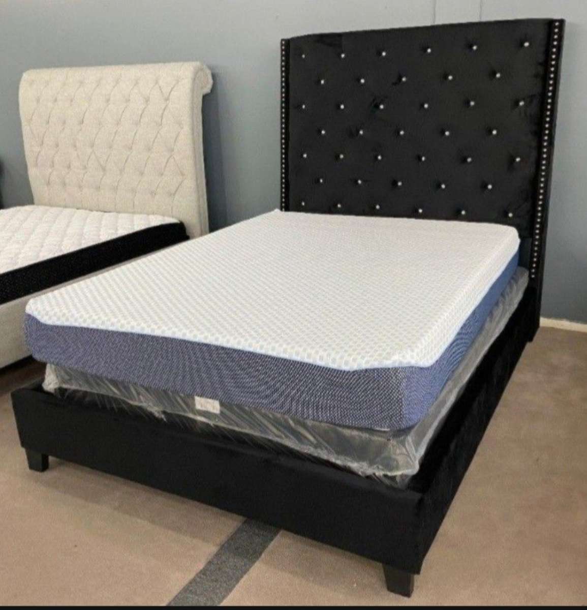 Black queen Upholstered Bed Frame Cama king Size Available
