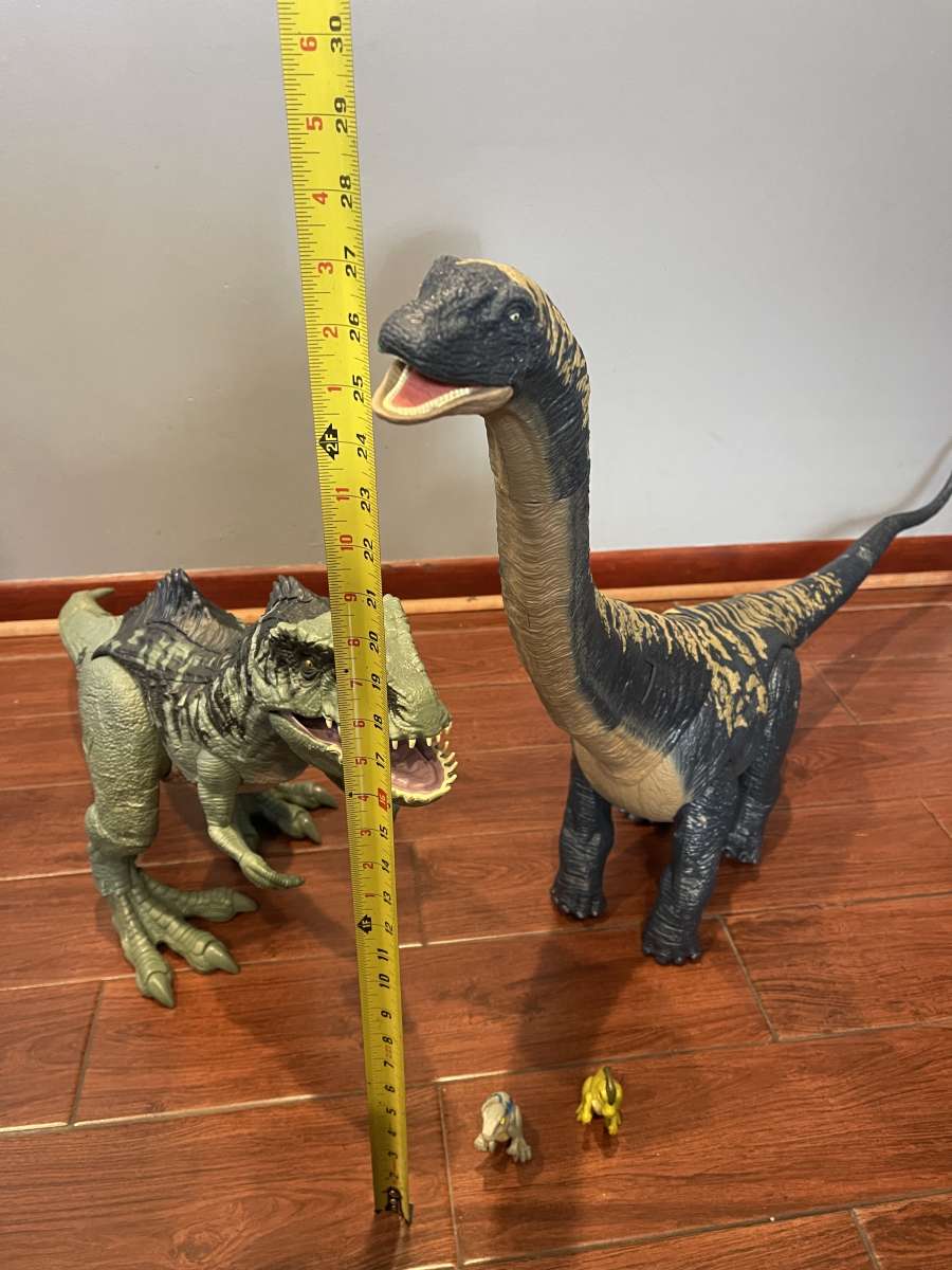large jurassic world dominion dinosaurs